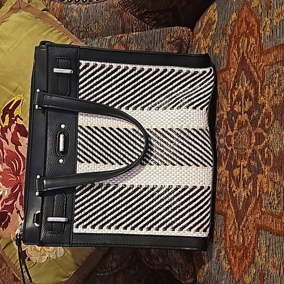 Calvin Klein Raffia Roxy Tote, Hand Bag - Picture 4 of 11